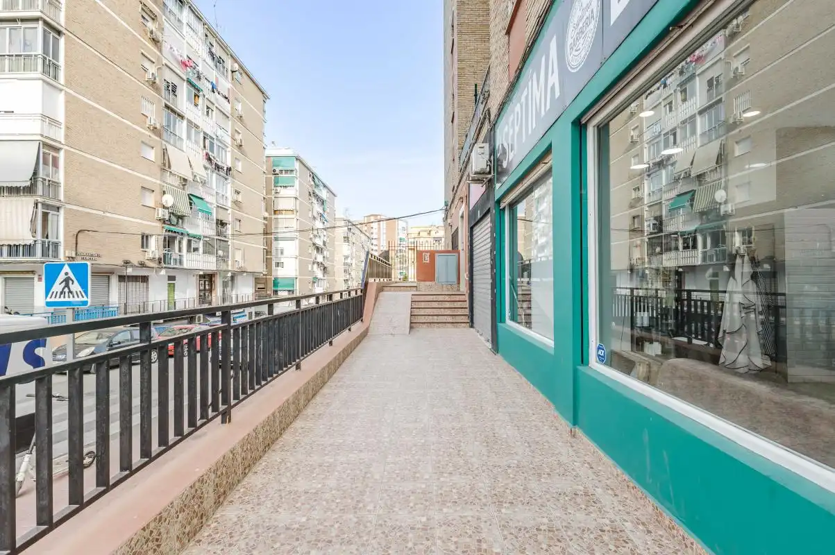 Vista exterior de Estudi en venda en Málaga amb Calefacció