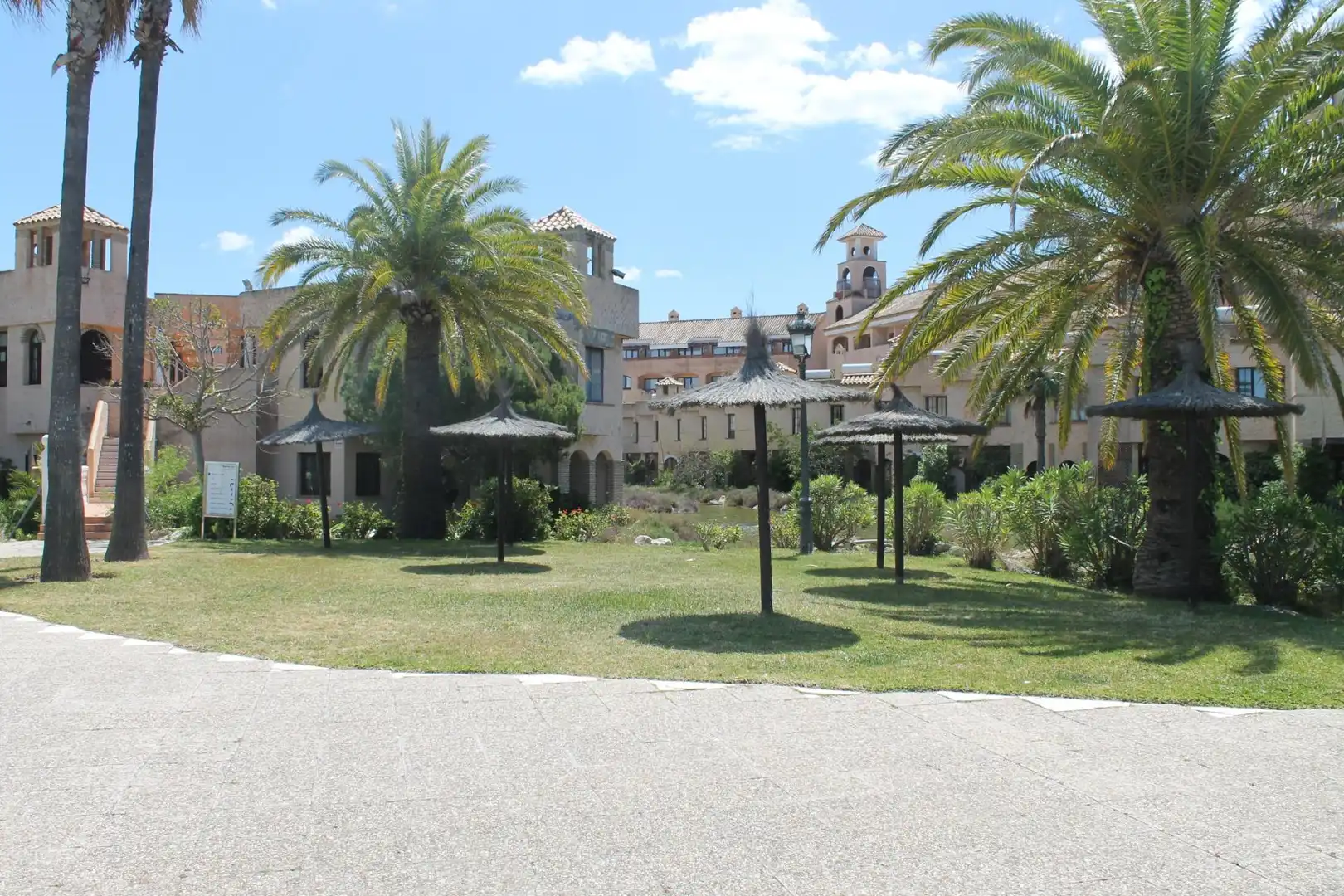 Außenansicht von Wohnung zum Verkauf in San Fernando mit Klimaanlage, Terrasse und Möbliert