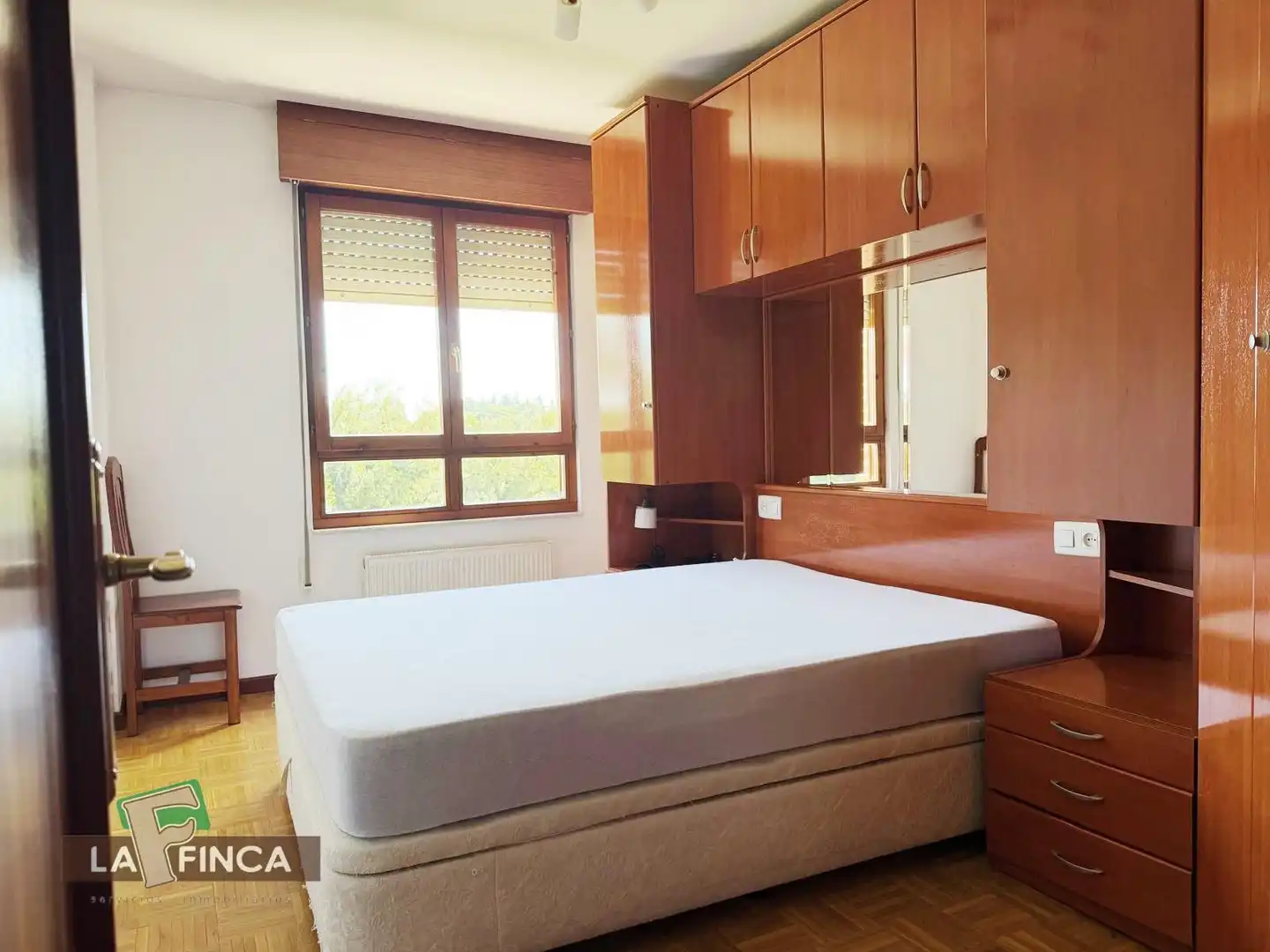 Bedroom of Flat for rent in Oviedo   with Heating, Parquet flooring and Terrace