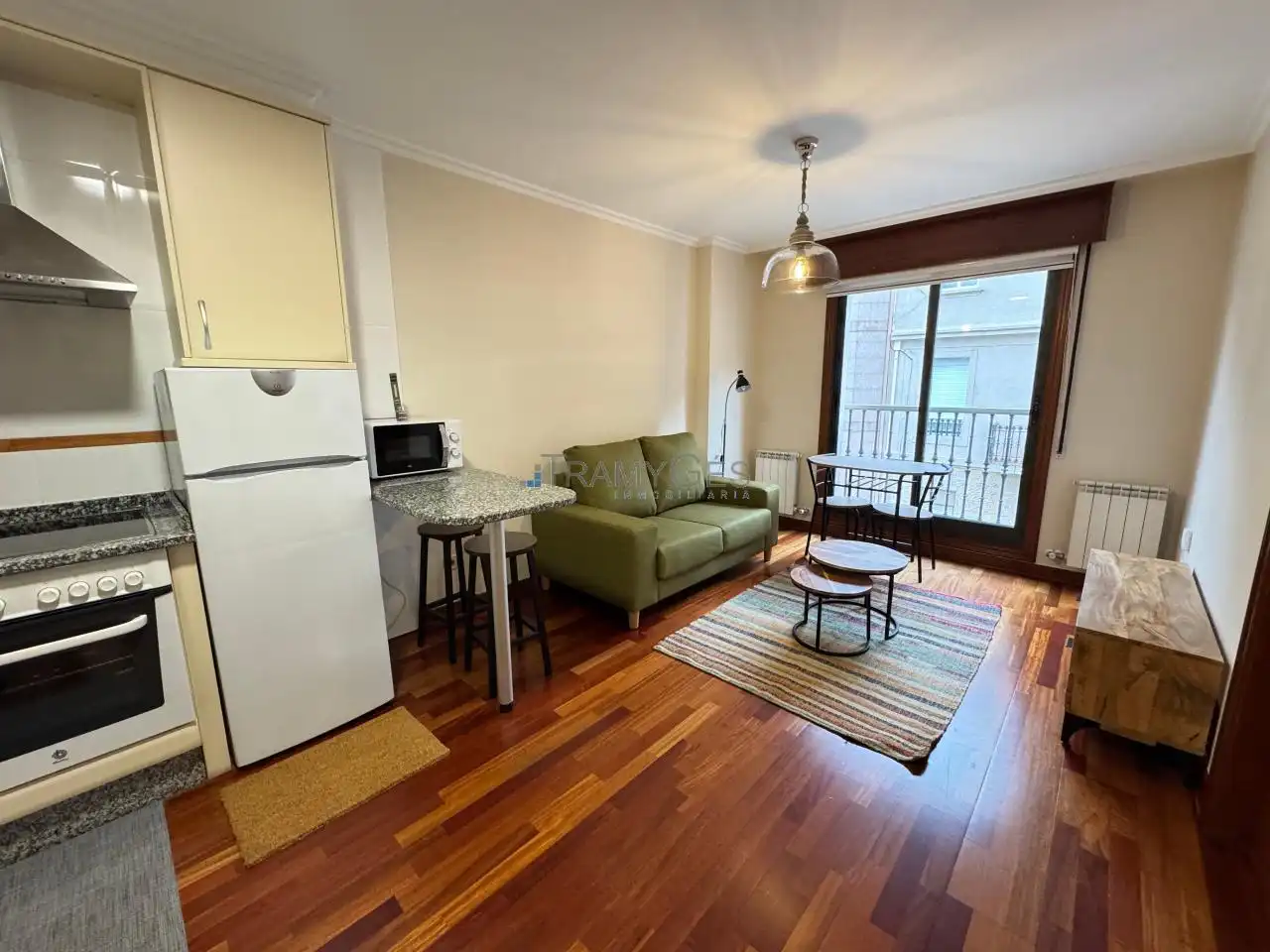 Living room of Apartments for rent in Vigo   with Heating, Parquet flooring and Furnished
