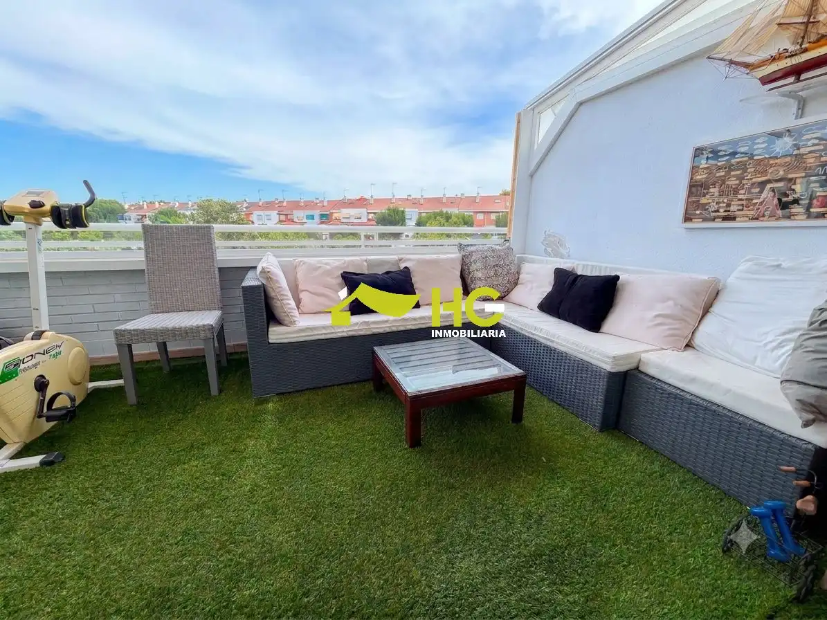 Terrasse von Dachboden zur Miete in Villaviciosa de Odón mit Klimaanlage, Heizung und Terrasse
