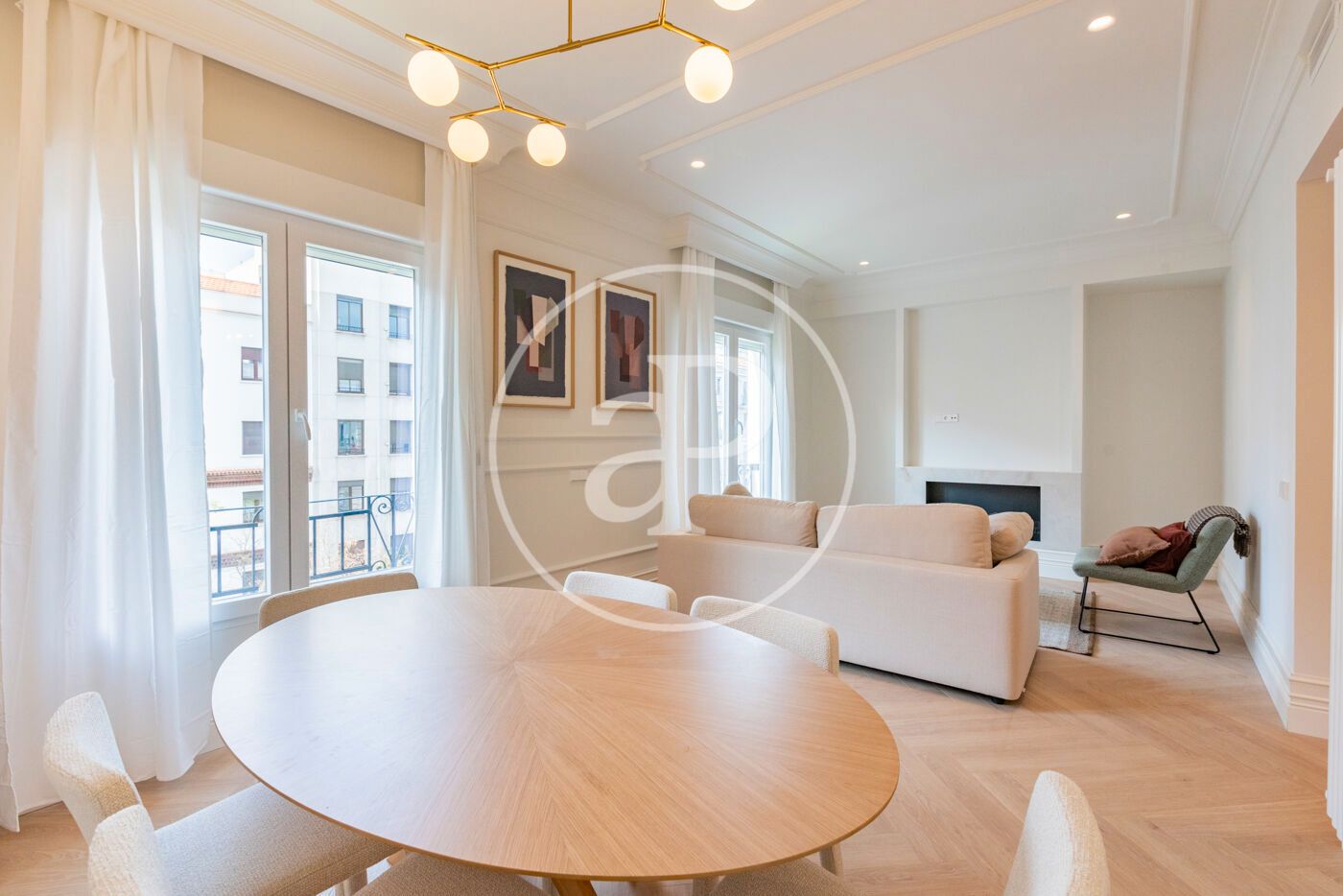 Living room of Flat for sale in  Madrid Capital  with Air Conditioner, Heating and Furnished