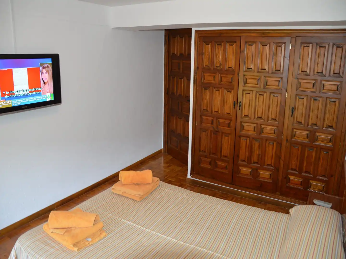 Dormitori de Casa adosada en venda en Sant Llorenç de la Muga amb Jardí privat, Terrassa i Traster