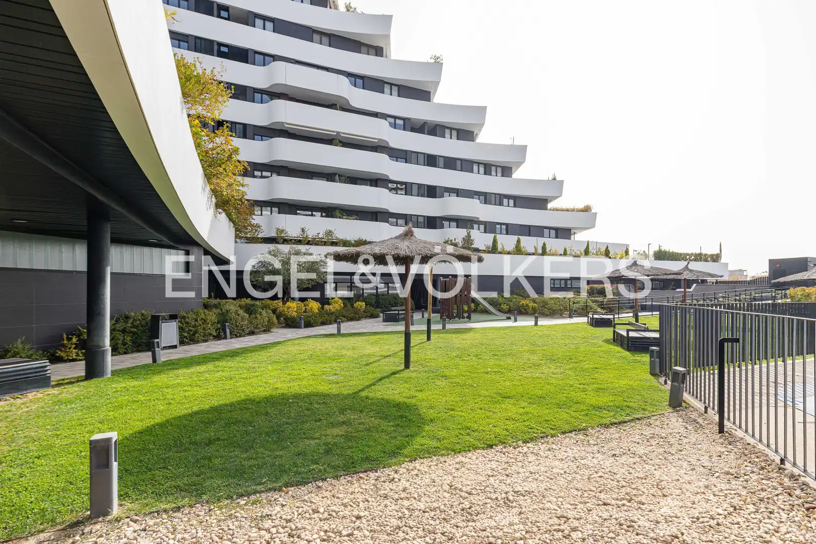 Flat with pool to rent in Hortaleza