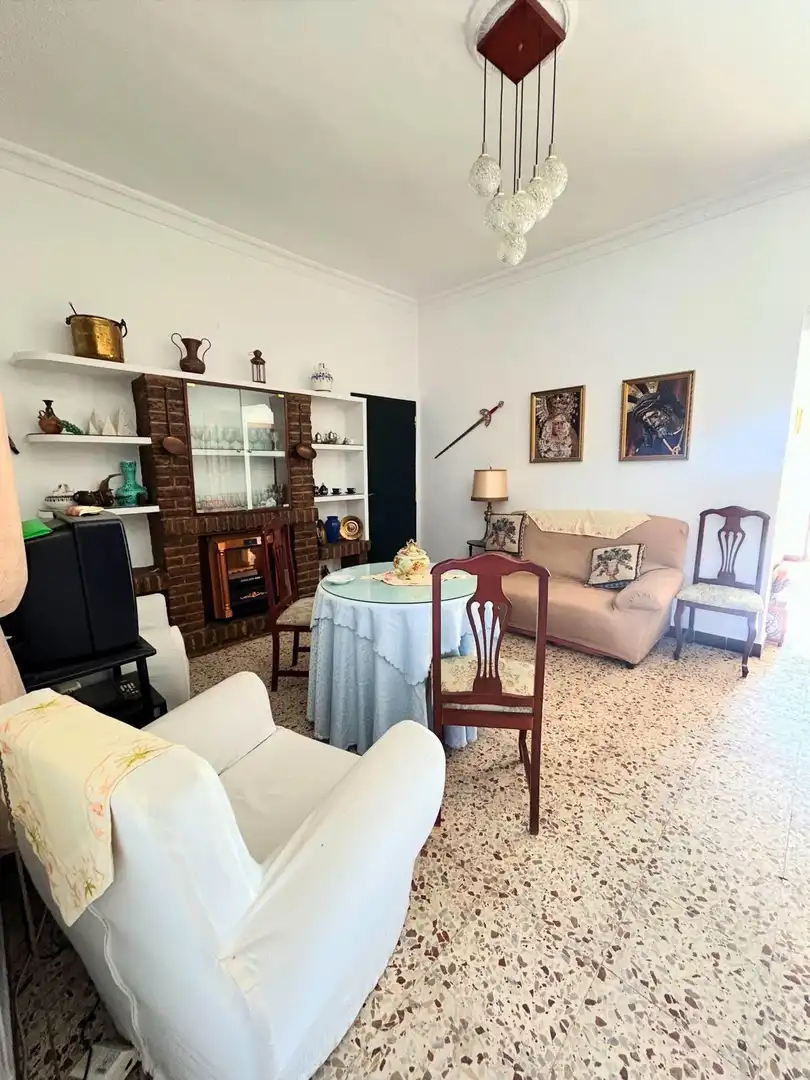 Casa amb jardí en venda a Hinojos