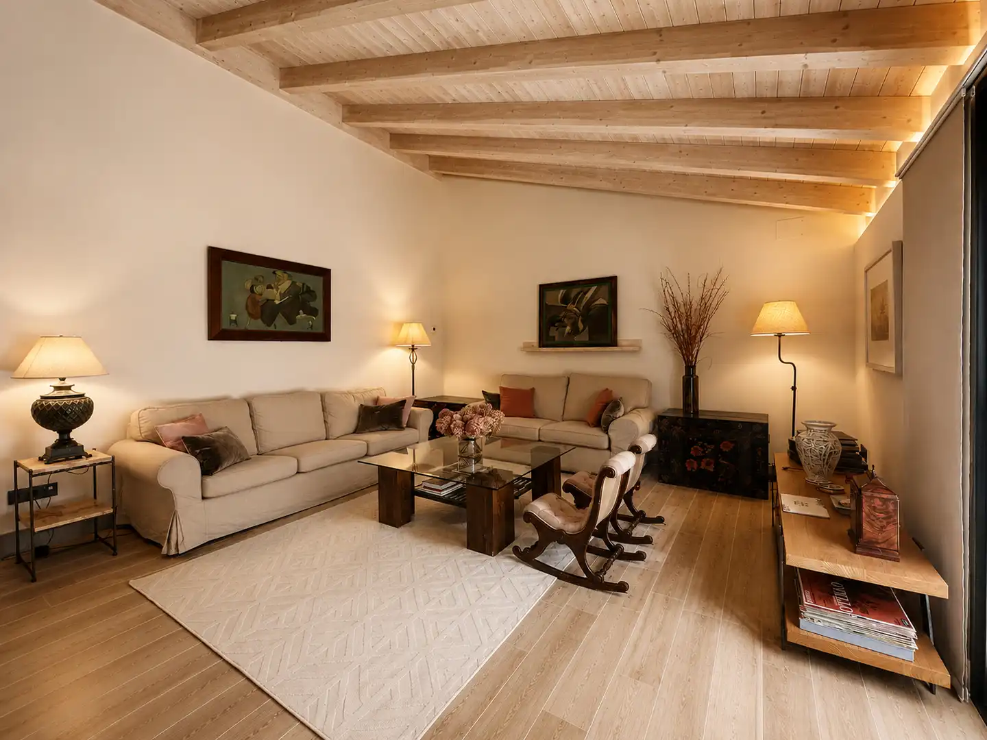 Sala d'estar de Casa o xalet en venda en Hoyo de Manzanares amb Jardí privat, Piscina i Moblat
