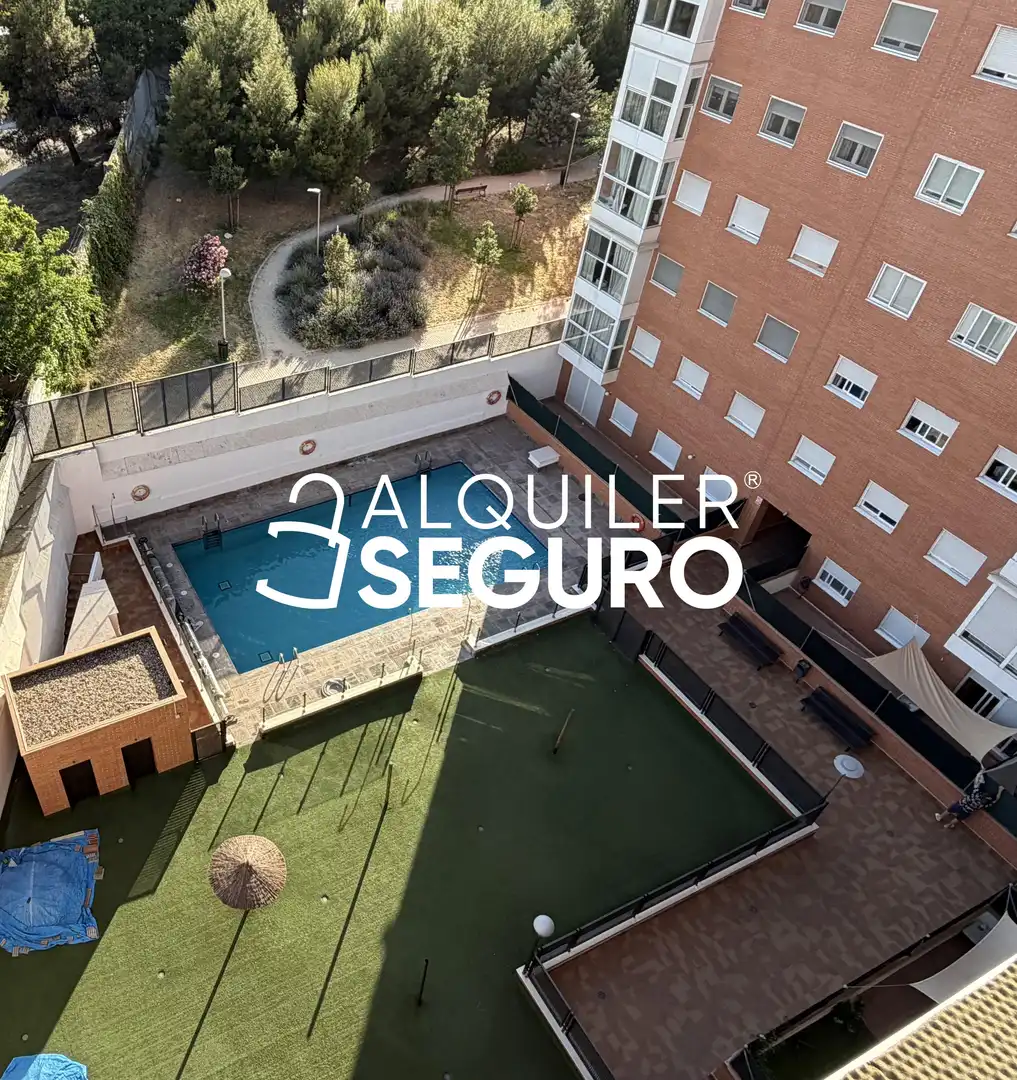 Piscina de Pis de lloguer en Madrid amb Aire condicionat, Calefacció i Piscina