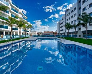 Piscina de Apartament en venda en Fuengirola amb Aire condicionat, Jardí privat i Terrassa