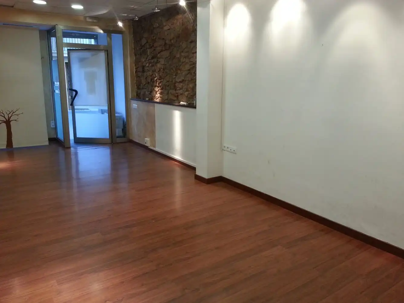 Local comercial en alquiler en Begues, imagen 2