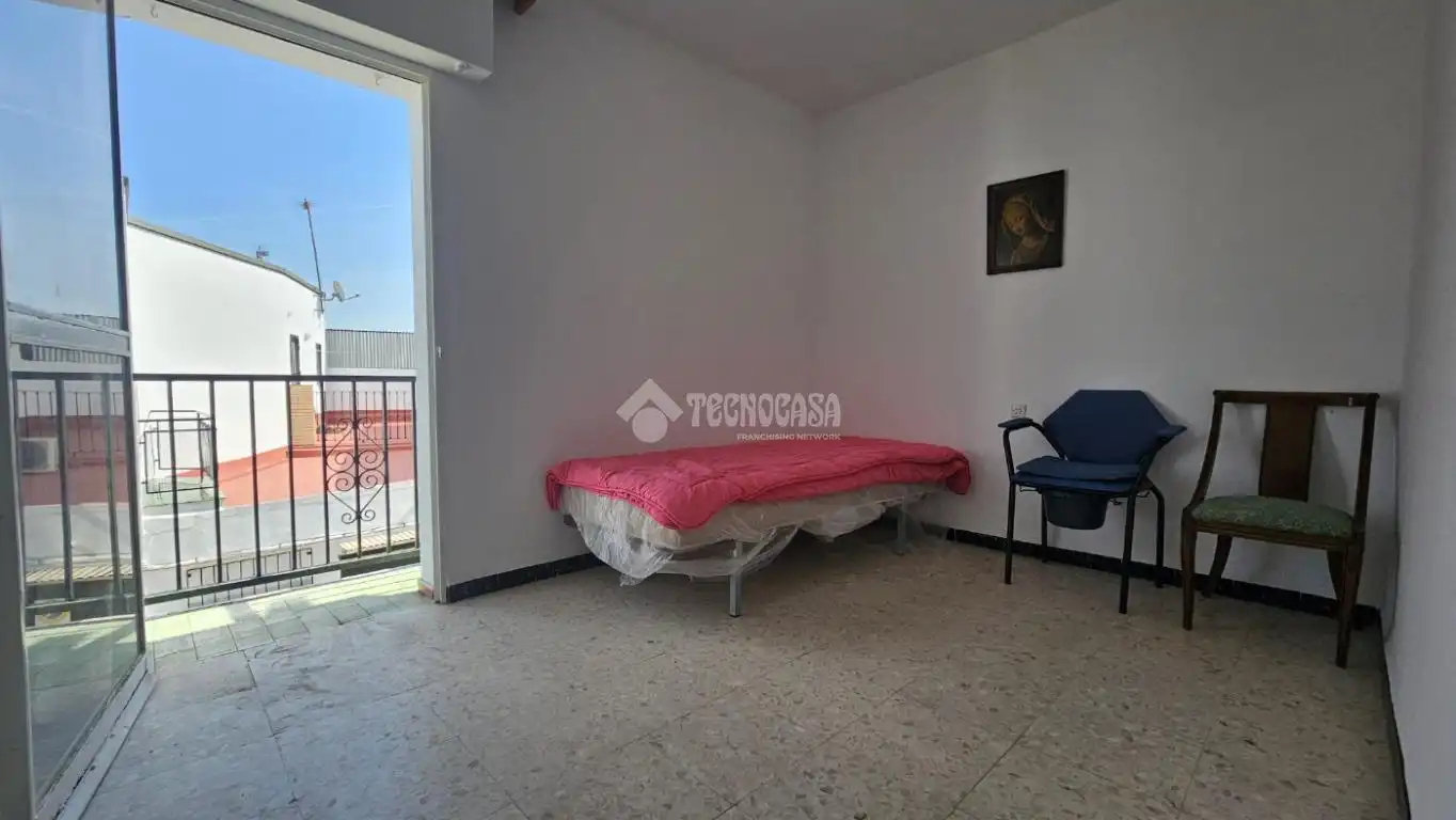Casa aparellada amb terrassa en venda a Villanueva del Ariscal, imagen 15