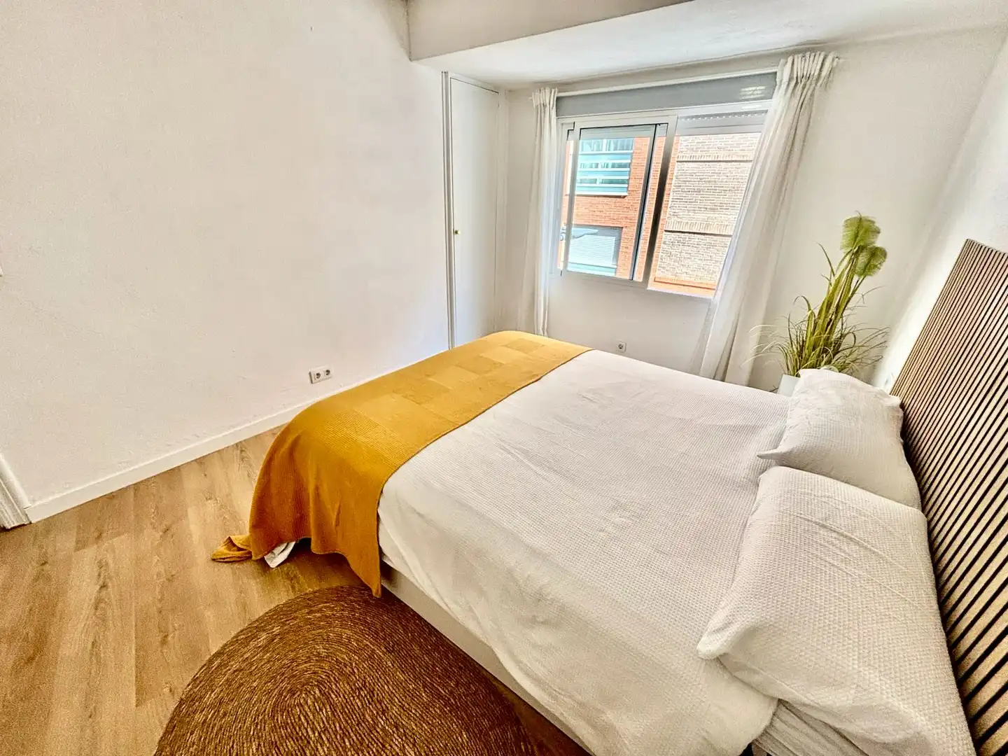 Habitación de Piso en venta en Alicante / Alacant con Aire acondicionado y Balcón