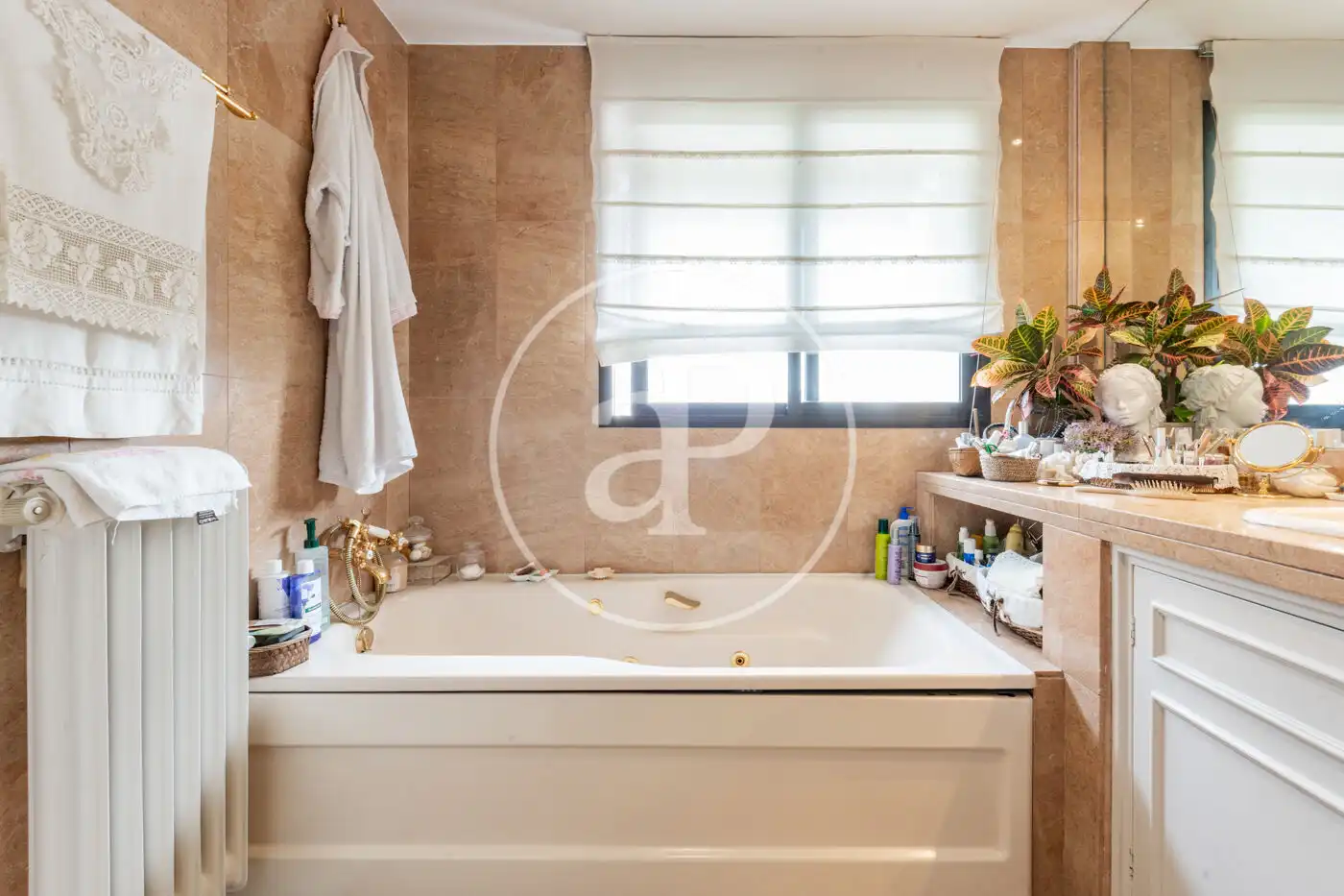 Bathroom of Detached homes for sale in Madrid  with Air Conditioner, Heating and Private garden