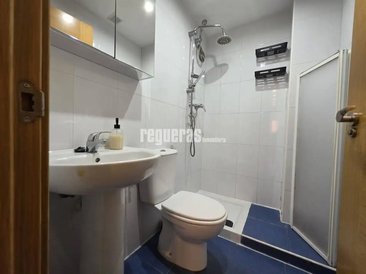 Bathroom of Apartments for sale in Avilés  with Heating, Storage room and Furnished