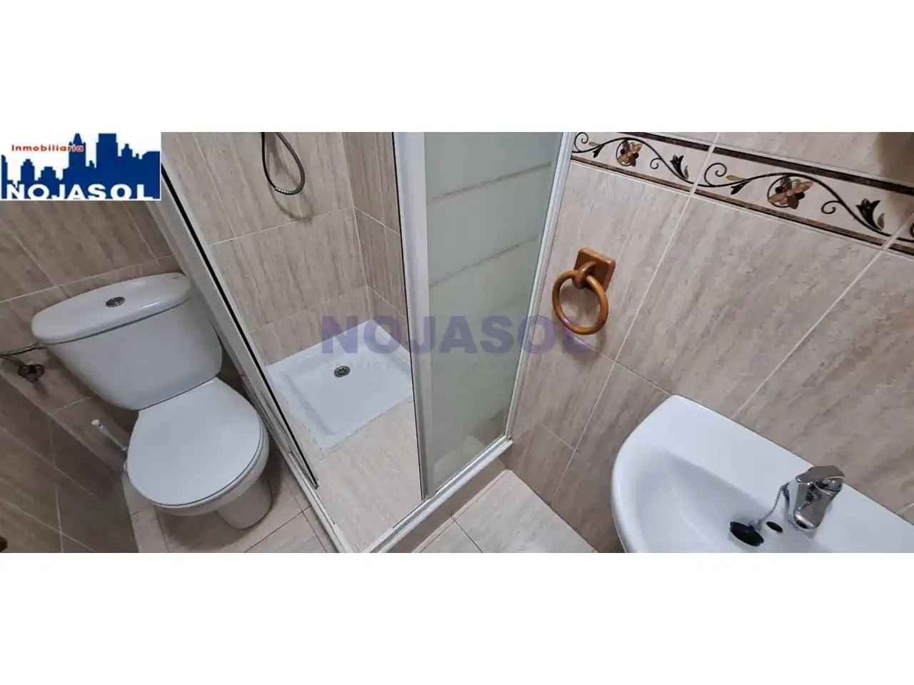 Baño de Apartamento de alquiler en Noja con Calefacción, Terraza y Amueblado