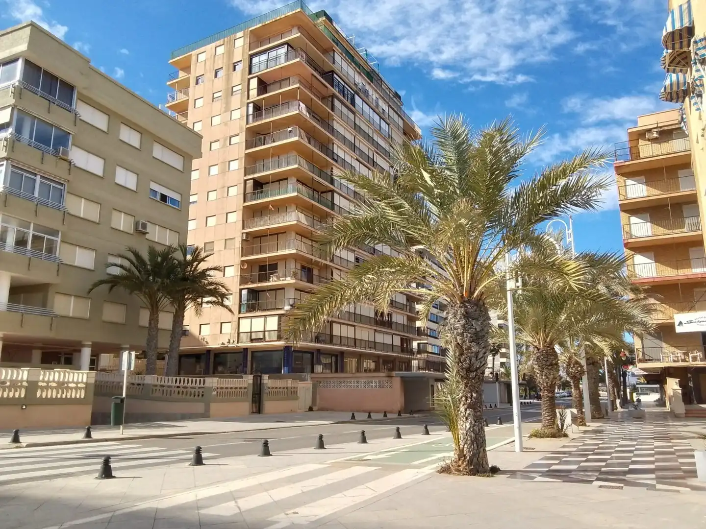 Vista exterior de Local en venta en Elche / Elx con Aire acondicionado
