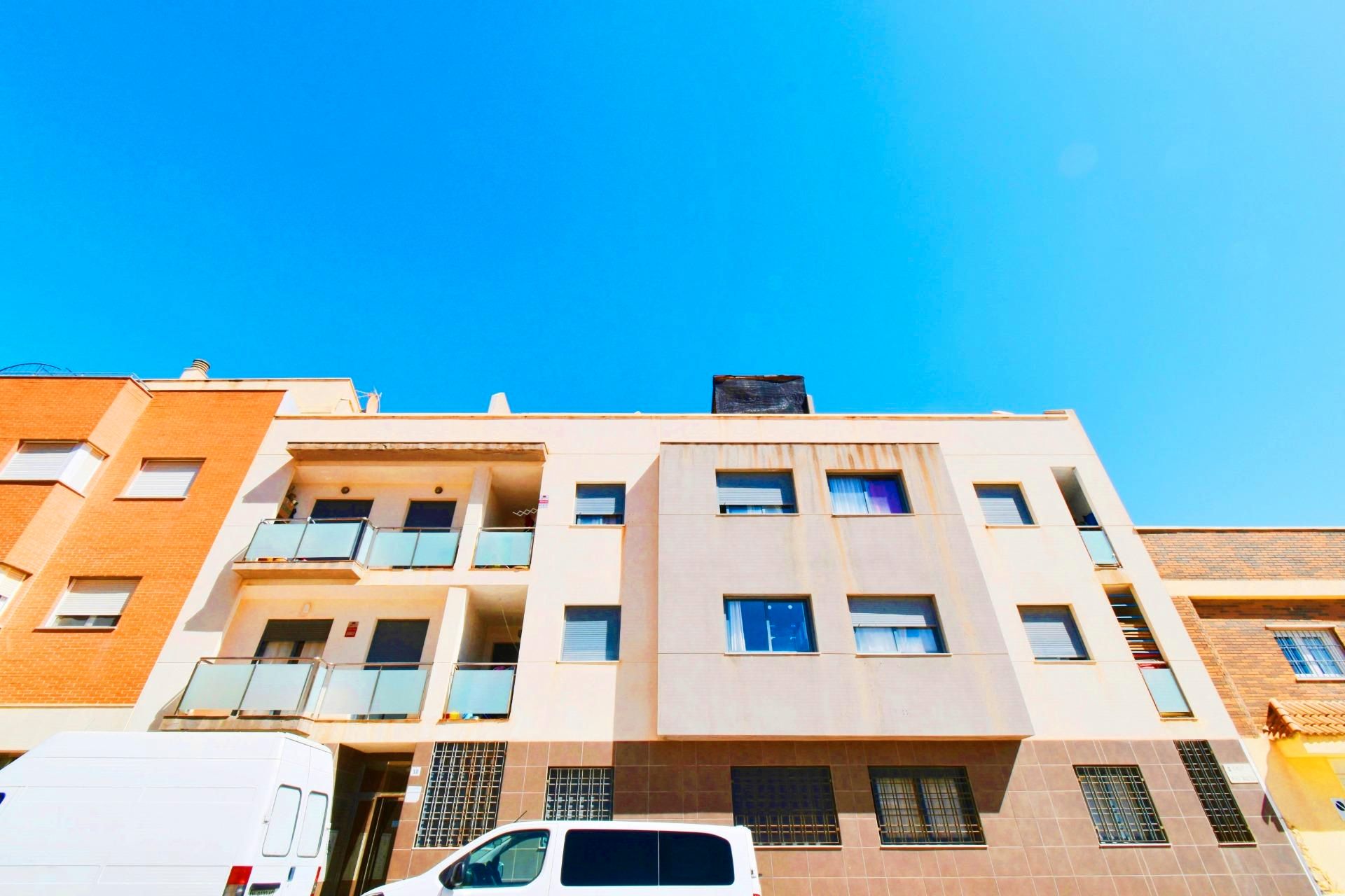 Vista exterior de Pis en venda en El Ejido amb Terrassa i Balcó