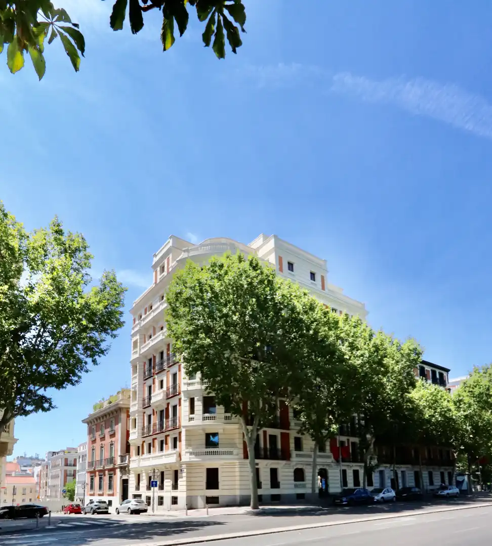 Vista exterior de Àtic en venda en Madrid amb Aire condicionat, Calefacció i Jardí privat