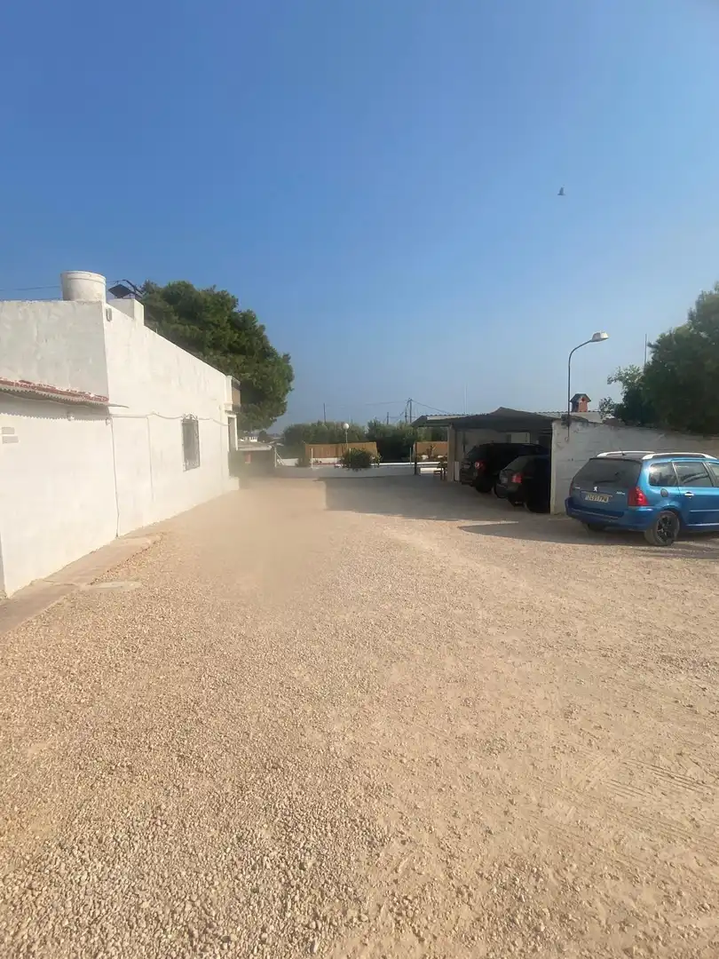 Parking of Country homes for sale in Guardamar del Segura