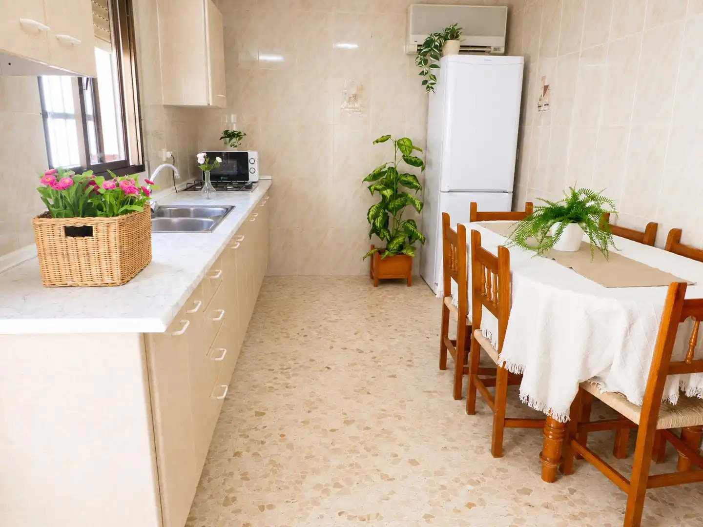 Kitchen of Houses for sale in Chipiona  with Air Conditioner, Terrace and Storage room