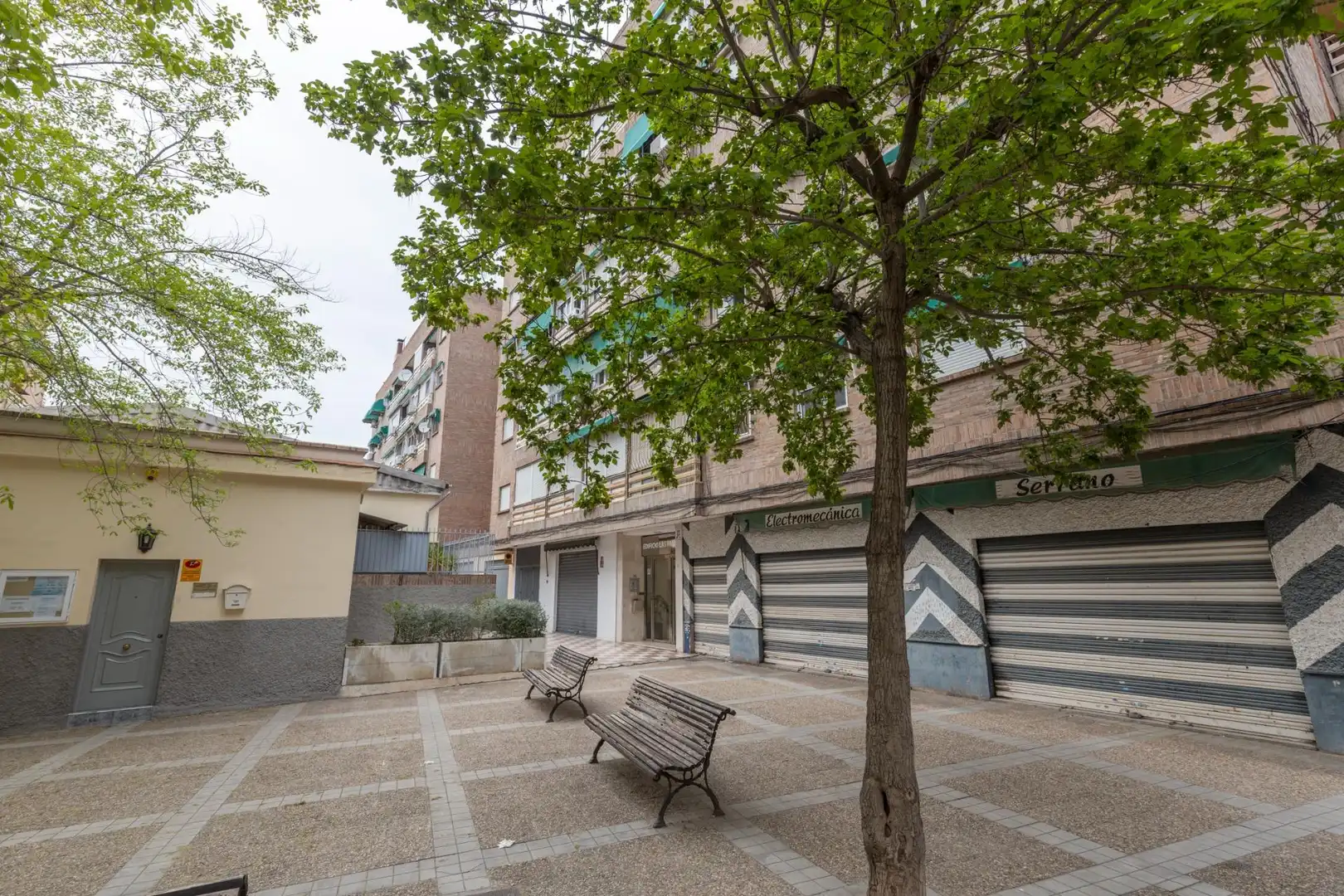 Exterior view of Flat for sale in Granada  with Parquet flooring and Storage room