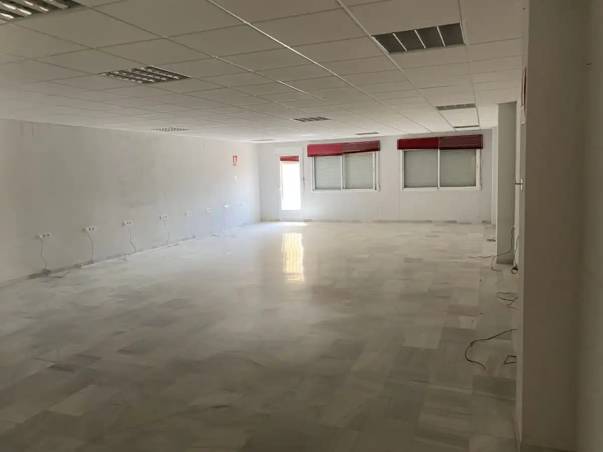 Local comercial en venda a PASEO DE CARLOS CANO SN