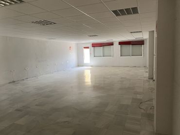 Local comercial en venda a PASEO DE CARLOS CANO SN