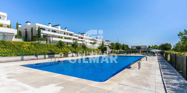 Casa adosada en Venta en Valdecabañas