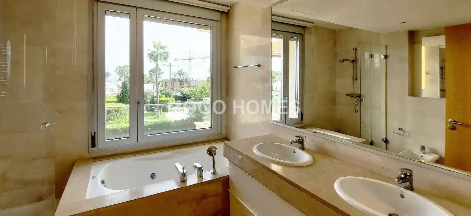 Baño de Piso en venta en Calvià con Aire acondicionado, Calefacción y Terraza