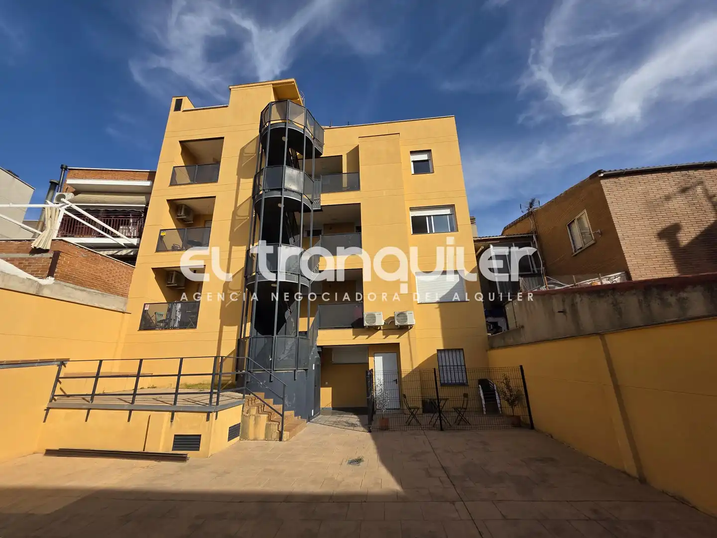 Exterior view of Flat for rent in Madrid  with Air Conditioner, Terrace and Storage room