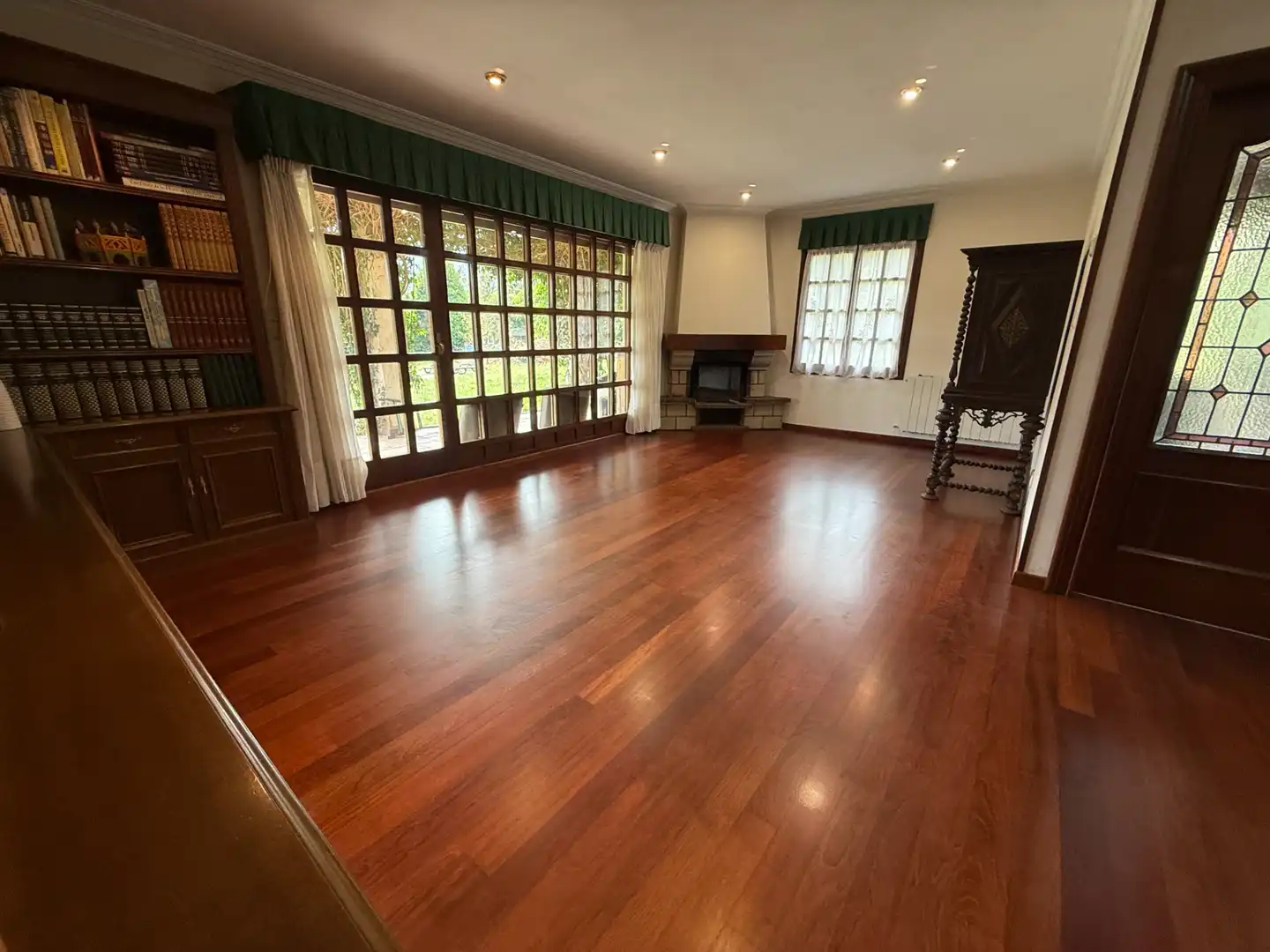 Wohnzimmer von Haus oder Chalet zum Verkauf in Gijón  mit Heizung, Privatgarten und Parkett
