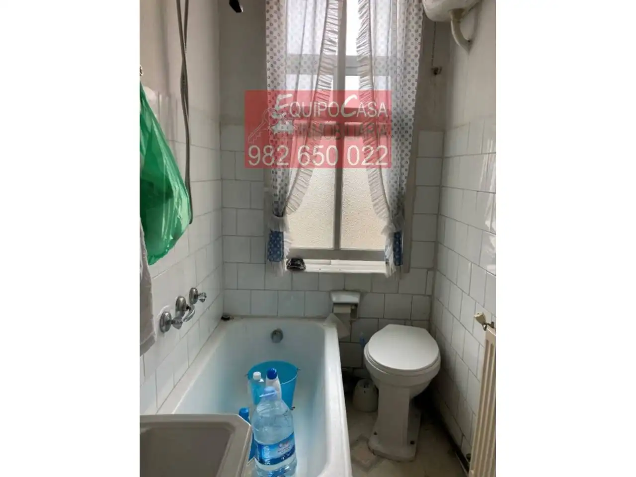 Baño de Casa adosada en venta en Lugo con Jardín privado y Alarma
