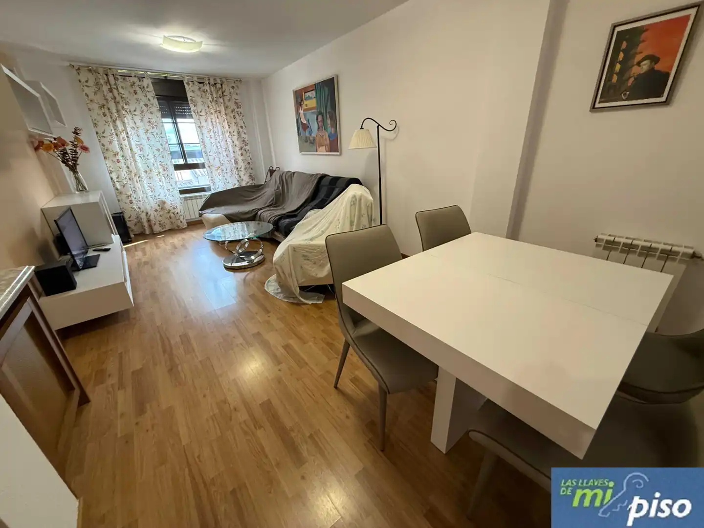 Living room of Flat for sale in Tudela de Duero  with Heating, Parquet flooring and Storage room