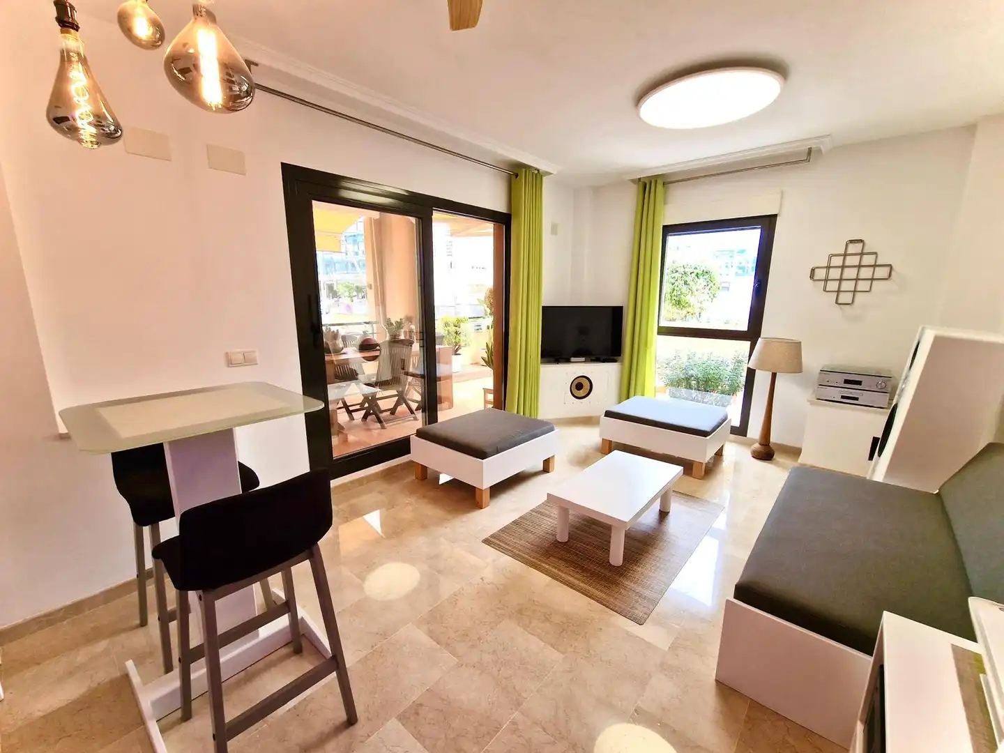 Wohnzimmer von Wohnungen zum Verkauf in Dénia mit Klimaanlage, Heizung und Privatgarten