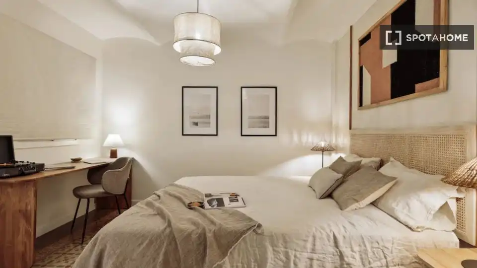 Schlafzimmer von Wohnung zur Miete in  Barcelona Capital mit Klimaanlage, Heizung und Möbliert