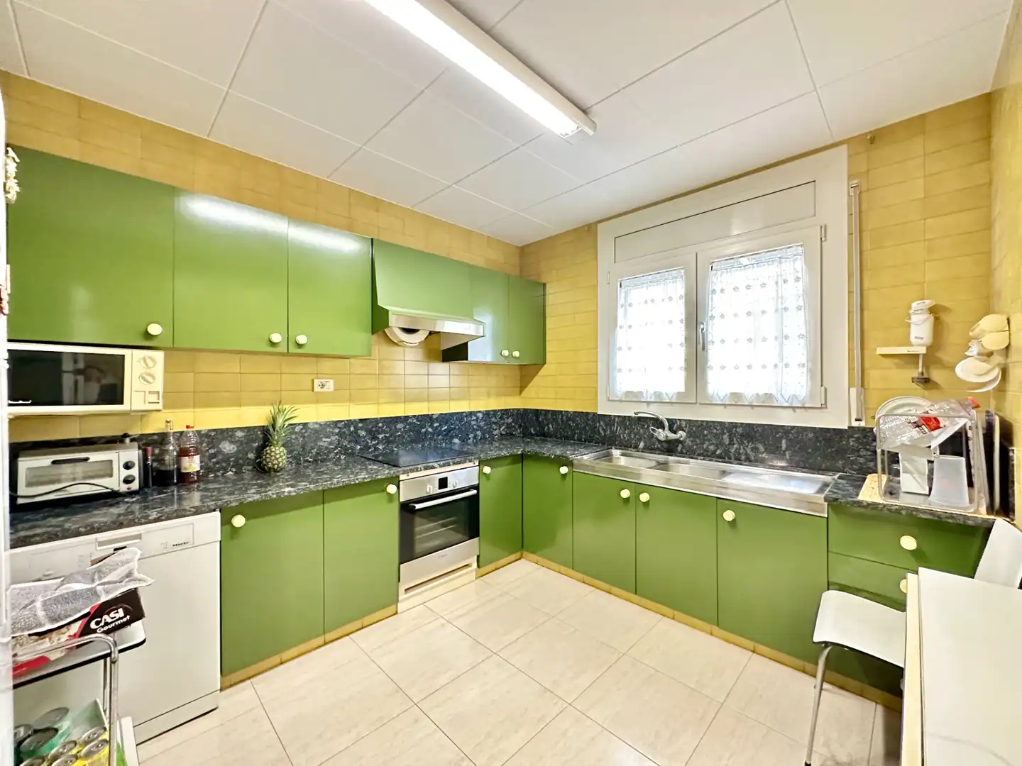 Cocina de Casa adosada en venta en Manlleu con Calefacción, Jardín privado y Trastero
