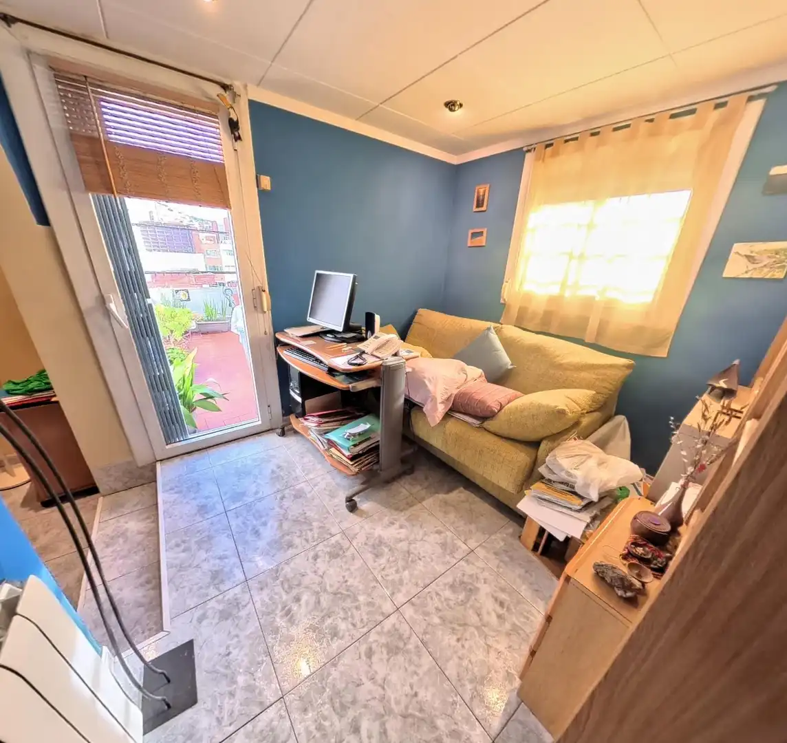Schlafzimmer von Wohnung zum Verkauf in Barcelona mit Klimaanlage, Heizung und Terrasse
