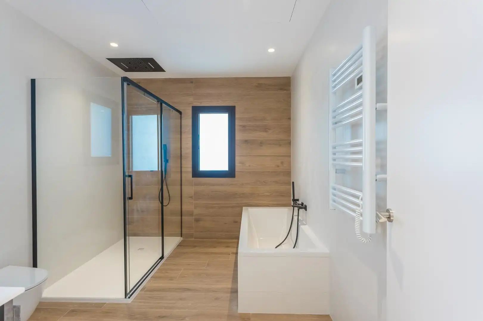 Baño de Casa o chalet de alquiler en Sant Esteve Sesrovires con Calefacción, Jardín privado y Parquet