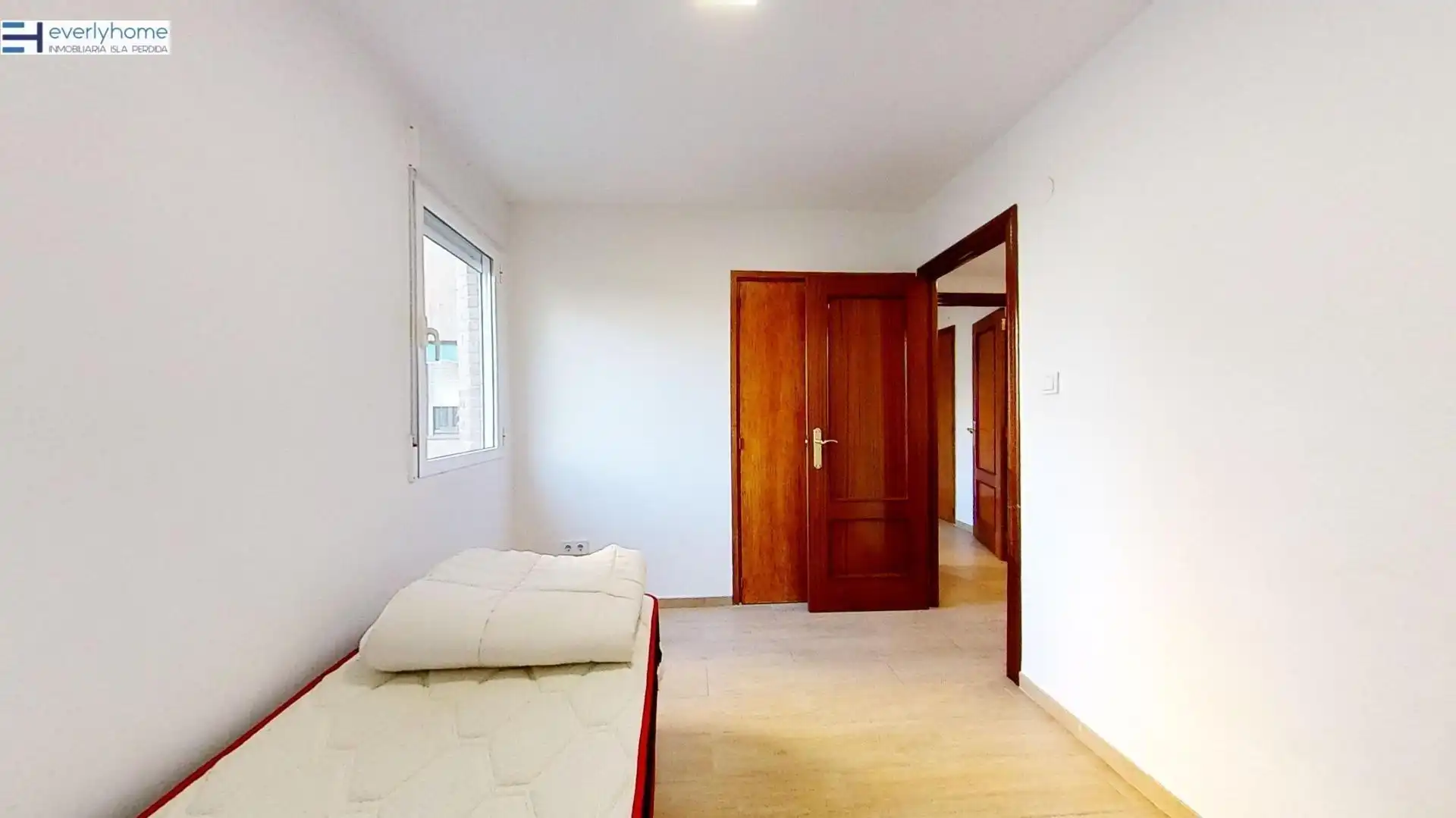 Bedroom of Flat for share in Valencia