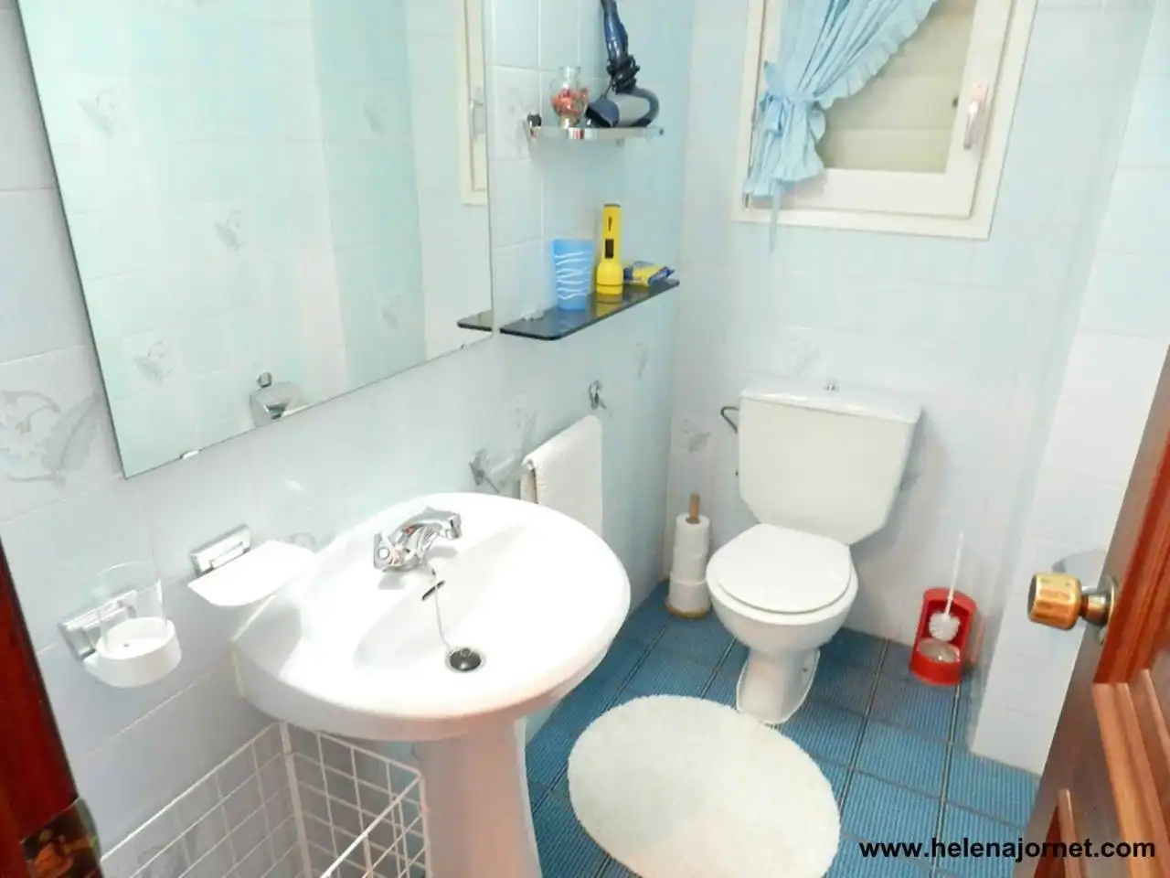 Badezimmer von Dachboden zum Verkauf in Calonge i Sant Antoni mit Heizung, Terrasse und Balkon