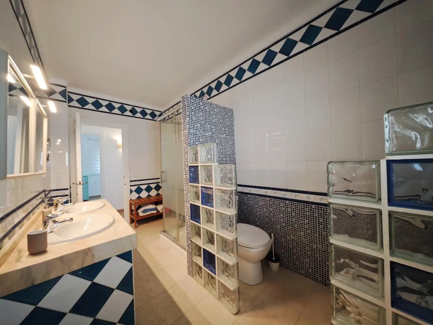 Badezimmer von Haus oder Chalet zur Miete in Alhaurín de la Torre mit Klimaanlage, Heizung und Privatgarten