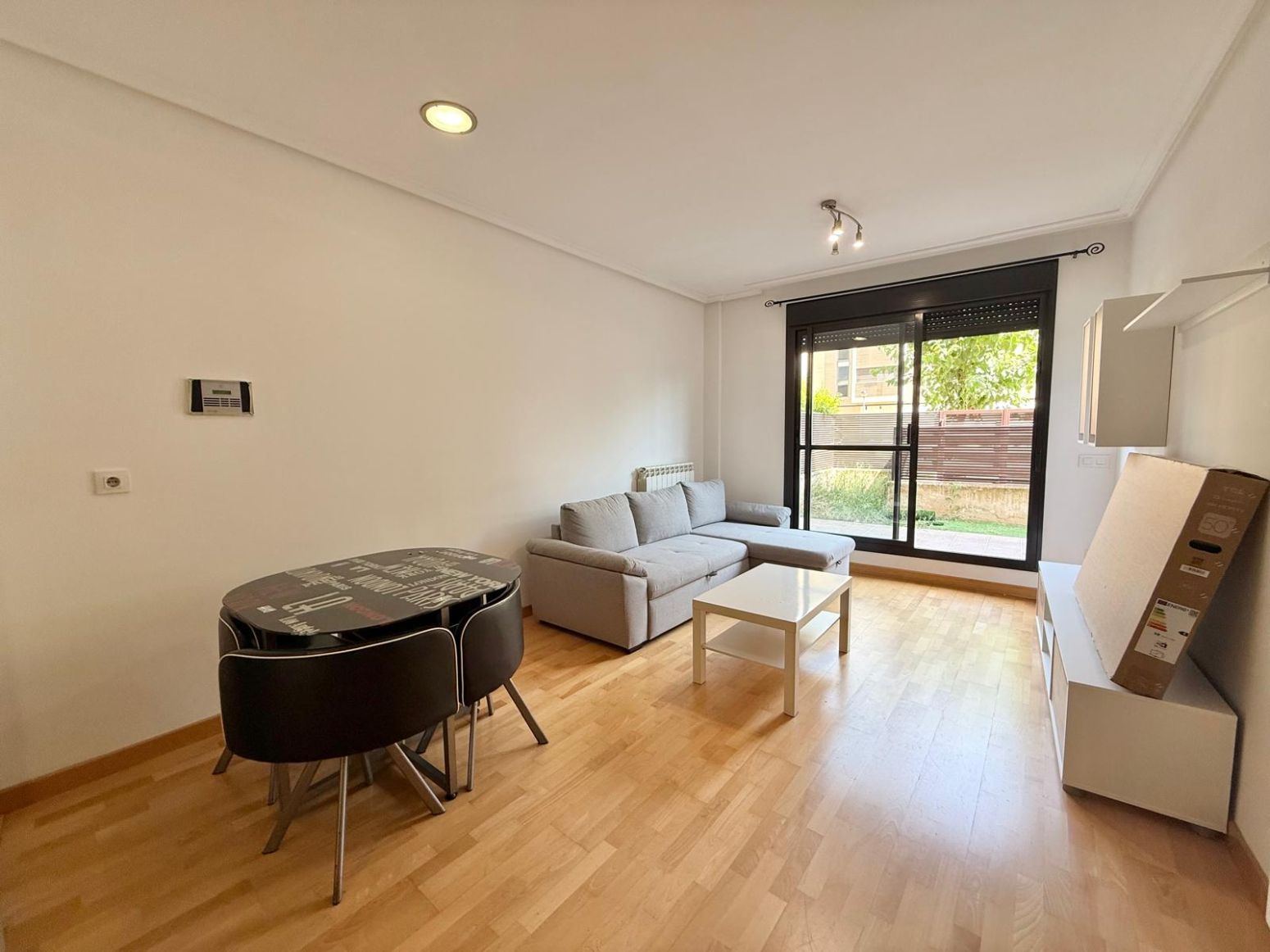 Living room of Flat to rent in Lardero  with Heating, Private garden and Terrace
