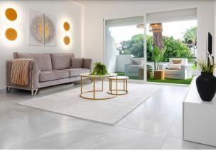 Sala d'estar de Apartament en venda en Medina de las Torres amb Aire condicionat, Terrassa i Piscina