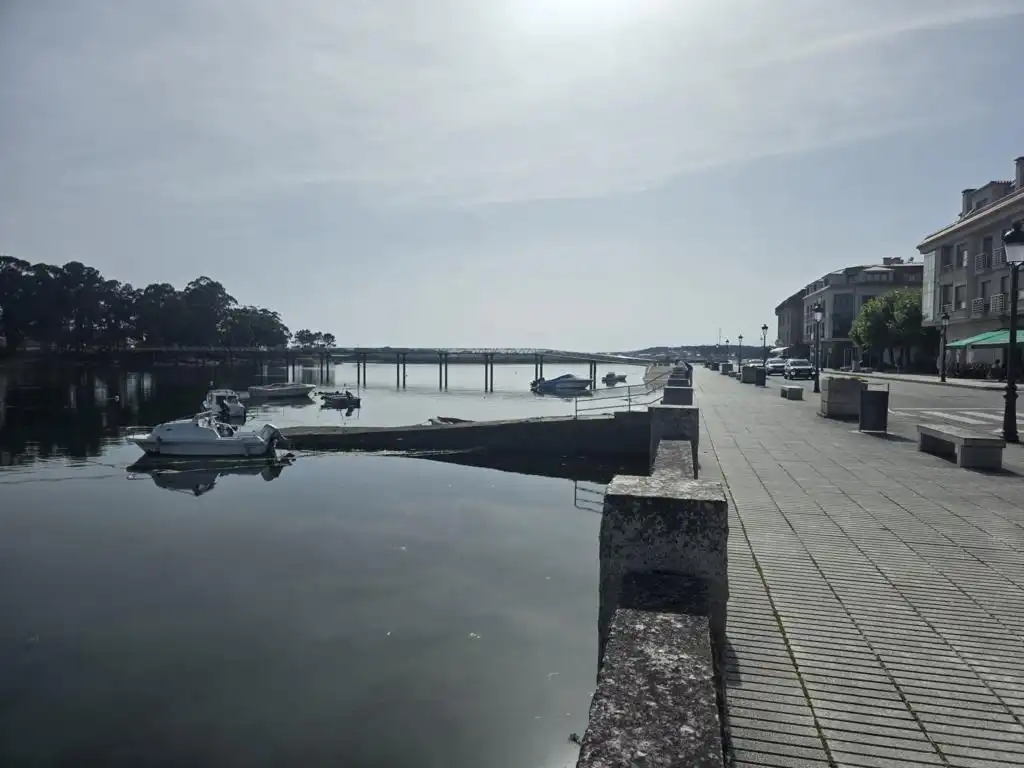 Exterior view of Flat for sale in Vilanova de Arousa  with Parquet flooring, Furnished and Balcony