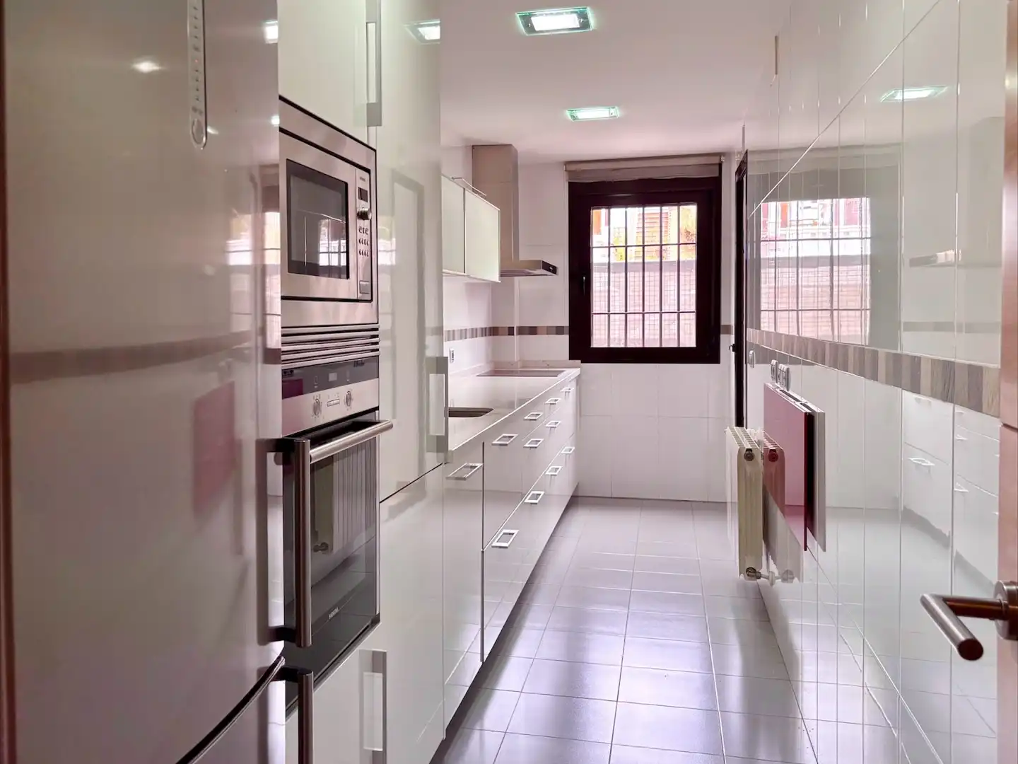 Kitchen of Flat for sale in  Granada Capital  with Air Conditioner, Terrace and Swimming Pool