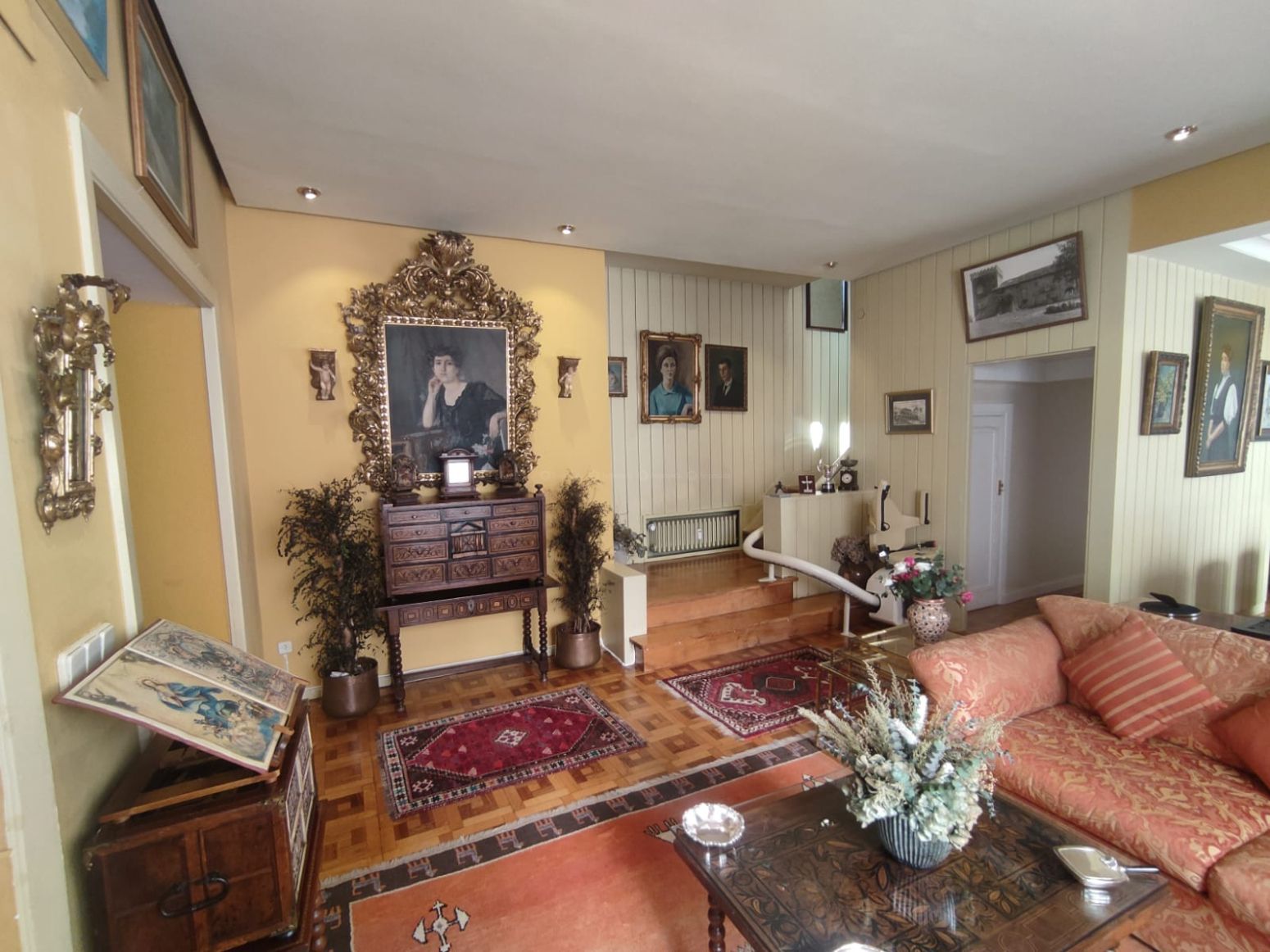 Piso en venta en Oviedo  con Calefacción, Parquet y Trastero