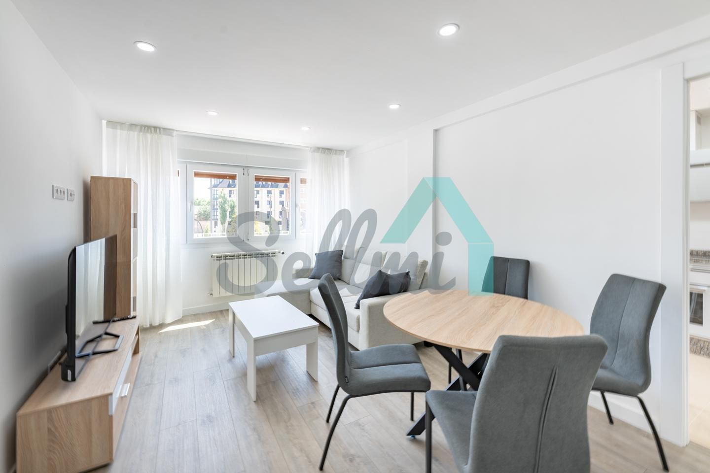Living room of Flat to rent in Oviedo   with Heating, Terrace and Furnished