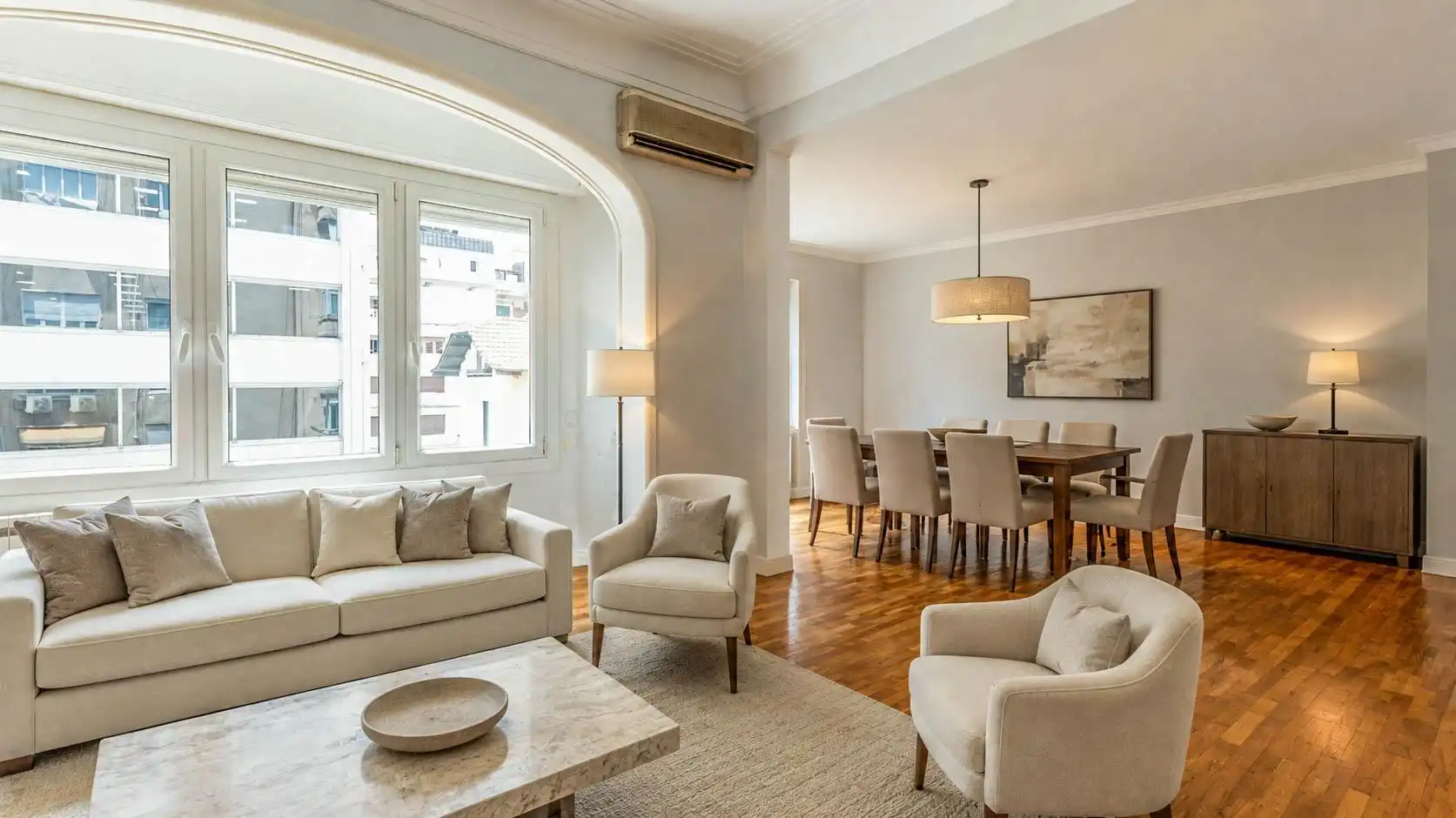 Appartamento con terrazza in vendita a Carrer TRAVESSERA DE GRACIA