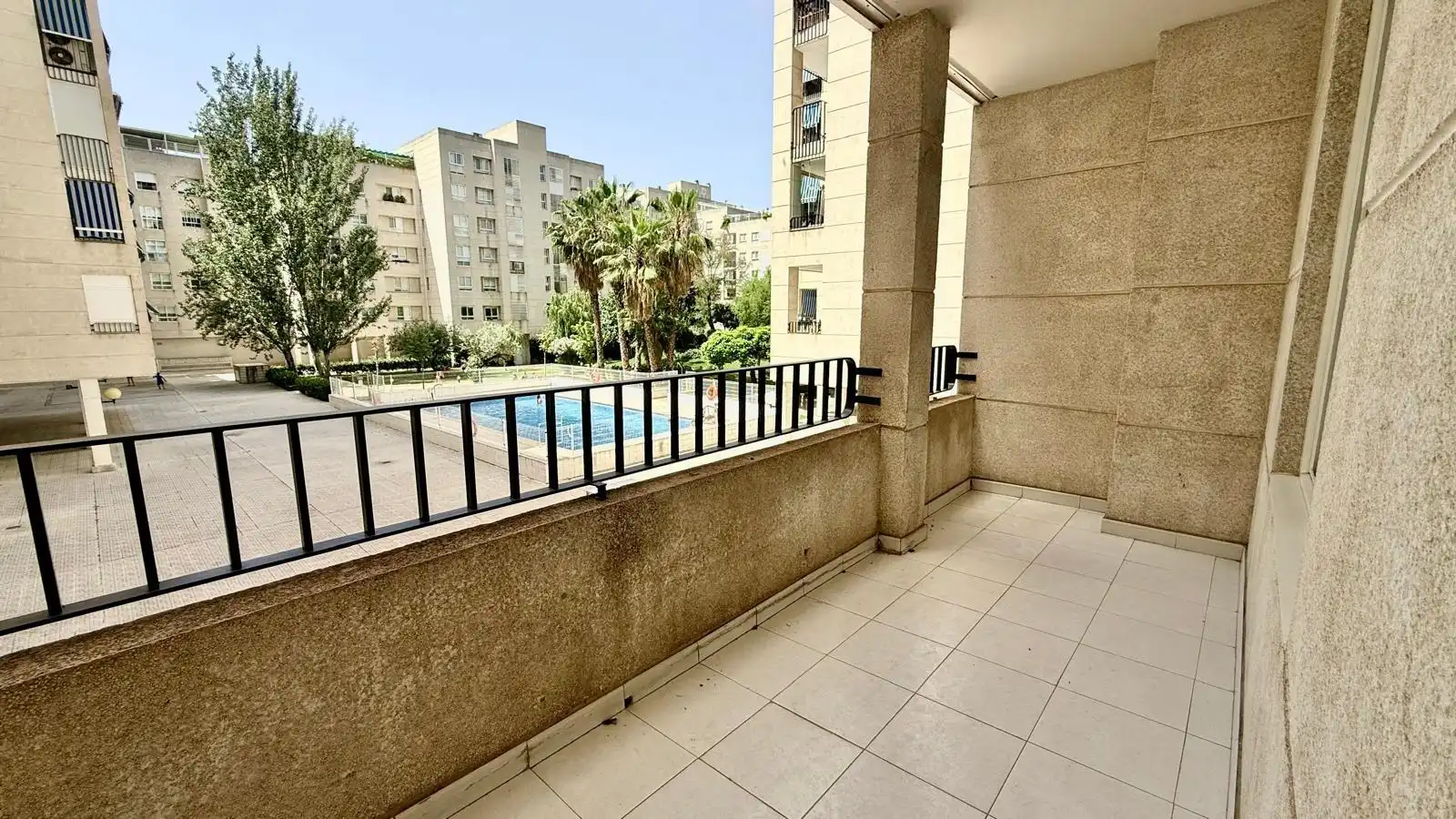 Exterior view of Flat for rent in Zaragoza  with Heating, Terrace and Storage room