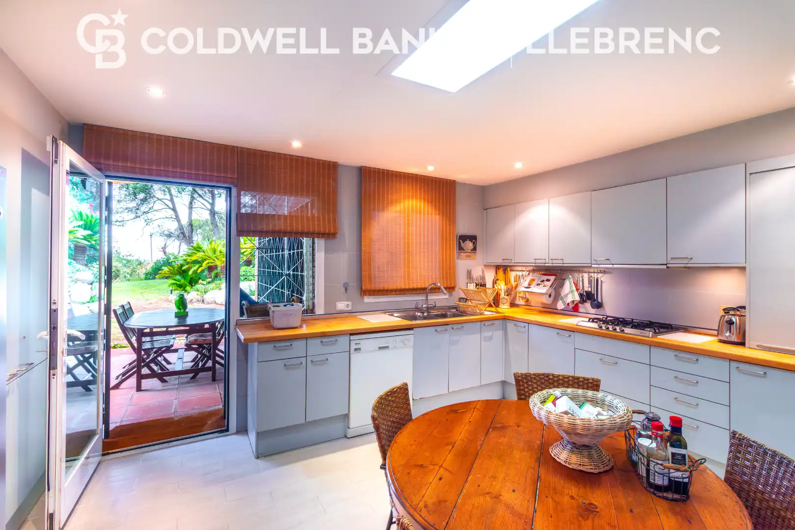 Cocina de Casa o chalet en venta en Barcelona con Calefacción, Jardín privado y Parquet