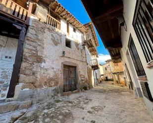 Vista exterior de Casa o xalet en venda en Valverde de la Vera amb Jardí privat, Piscina i Balcó